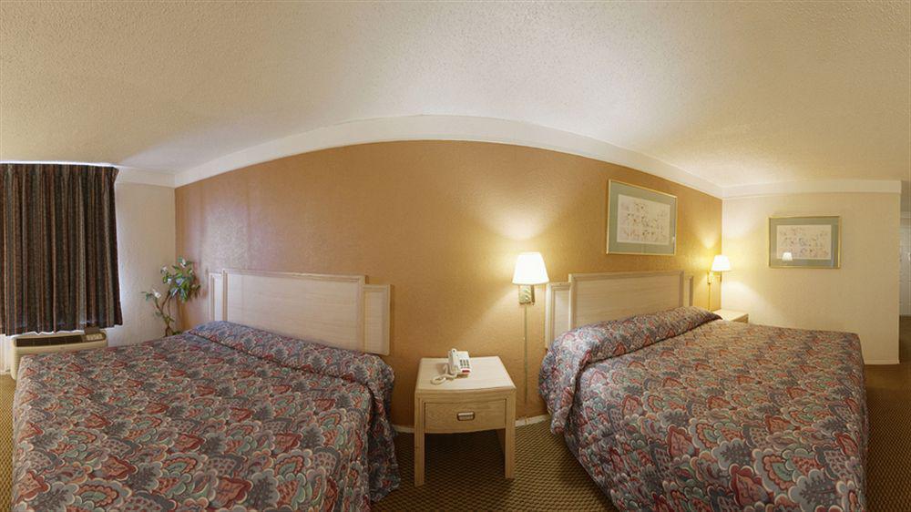 Economy Inn & Suites Denton Luaran gambar