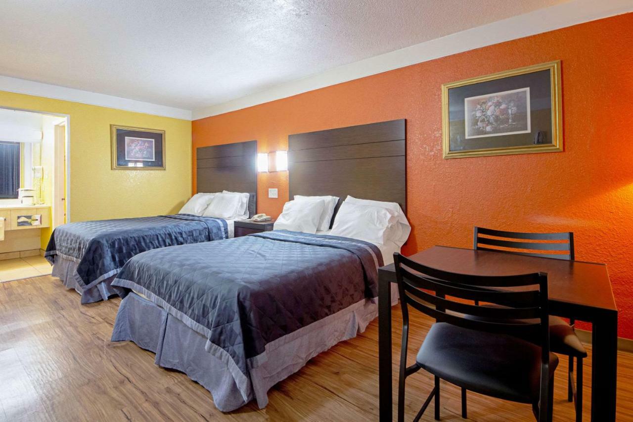 Economy Inn & Suites Denton Luaran gambar