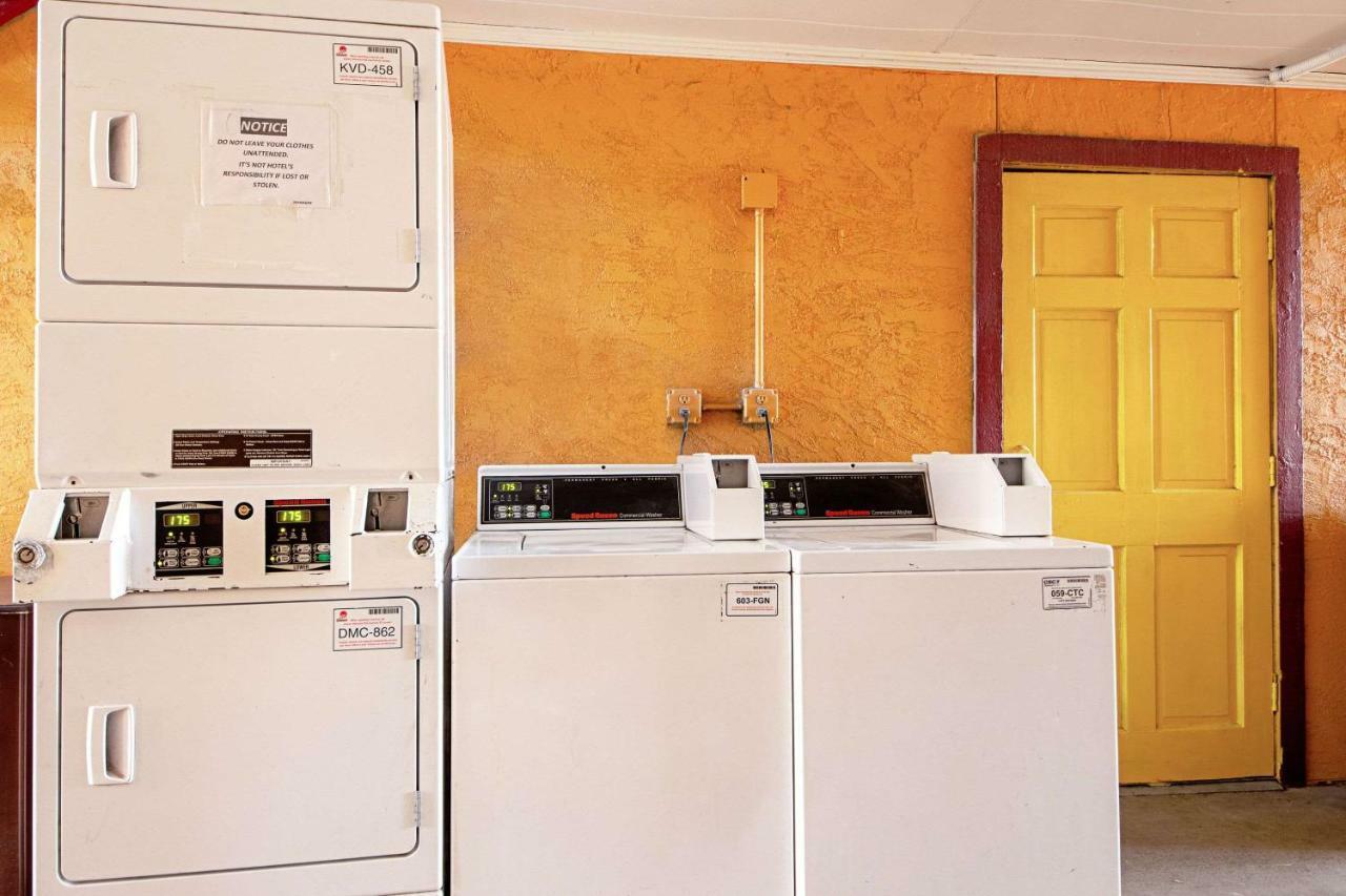 Economy Inn & Suites Denton Luaran gambar