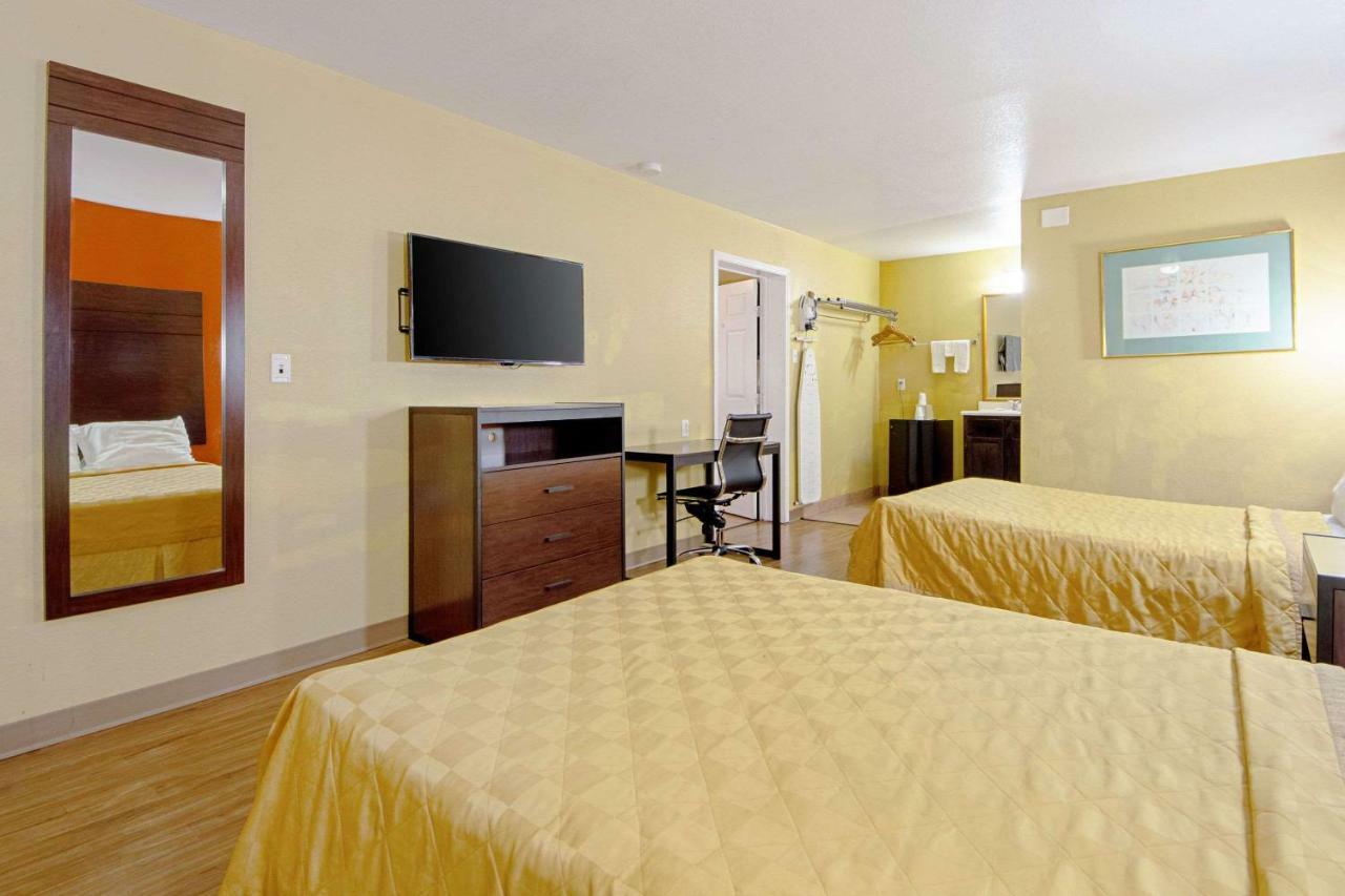Economy Inn & Suites Denton Luaran gambar
