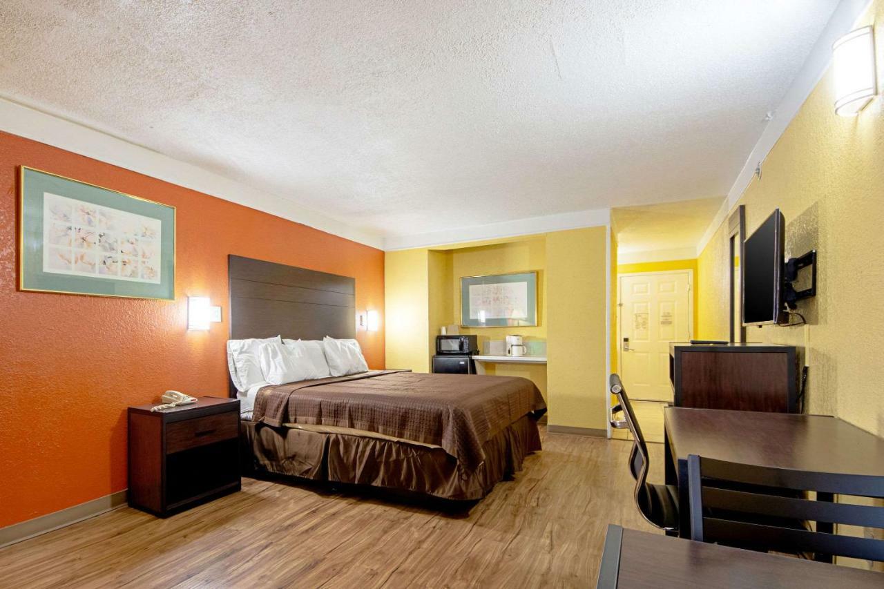 Economy Inn & Suites Denton Luaran gambar