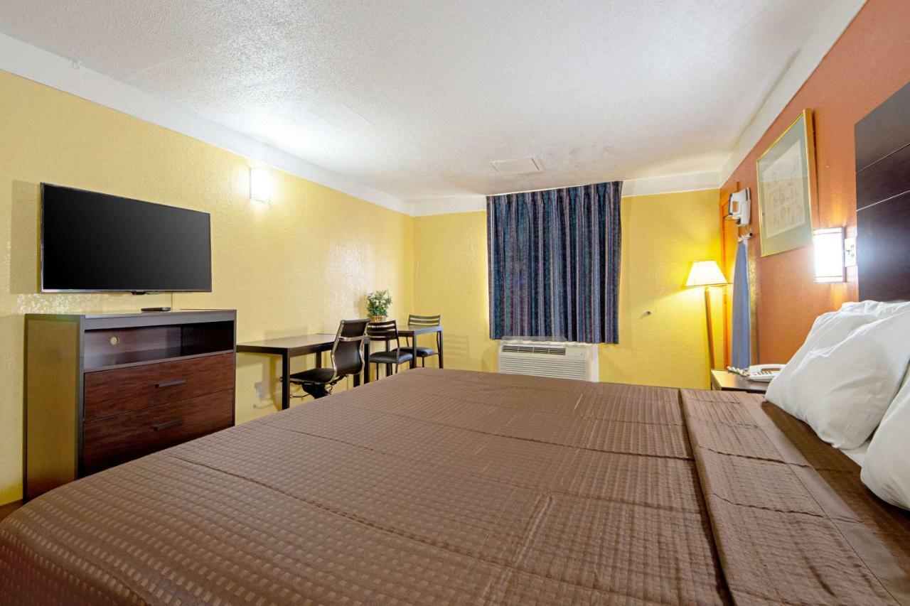 Economy Inn & Suites Denton Luaran gambar