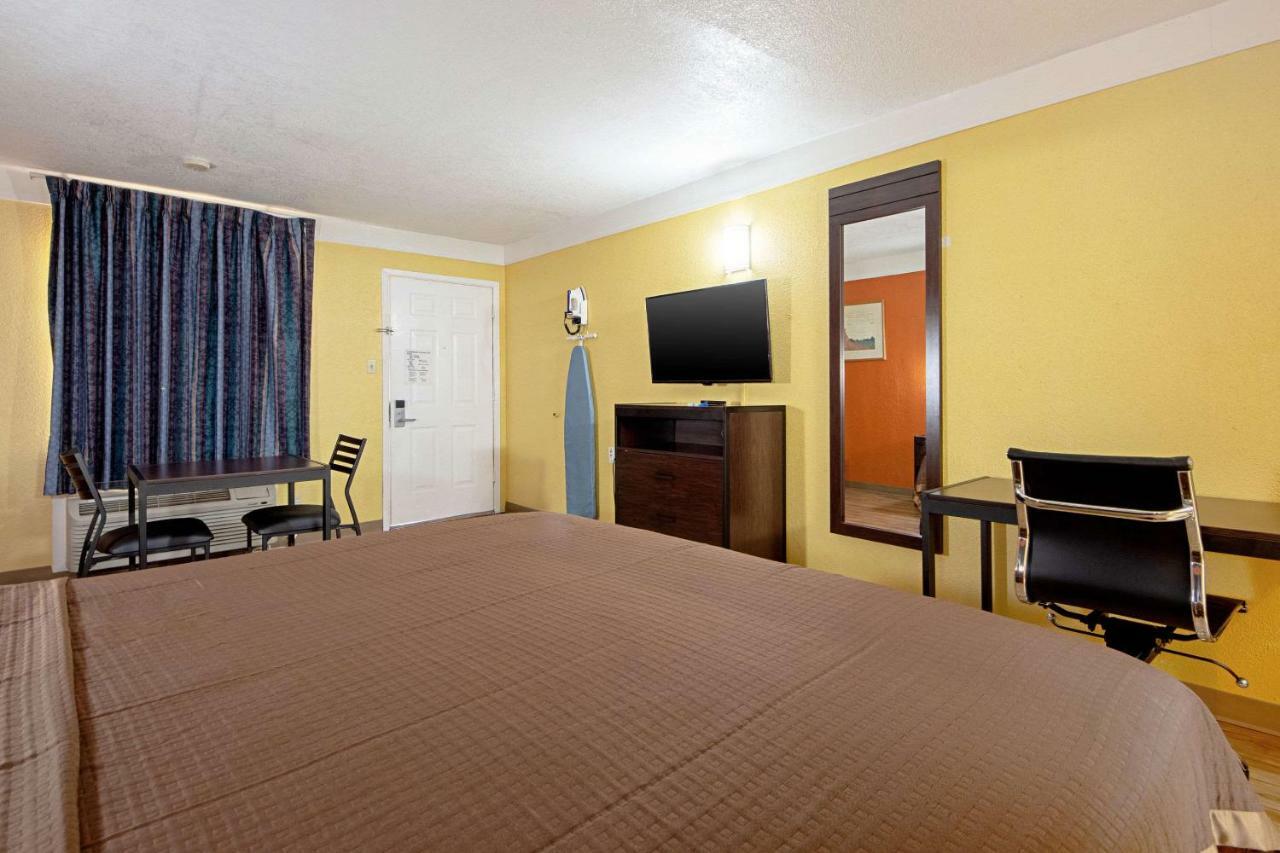 Economy Inn & Suites Denton Luaran gambar