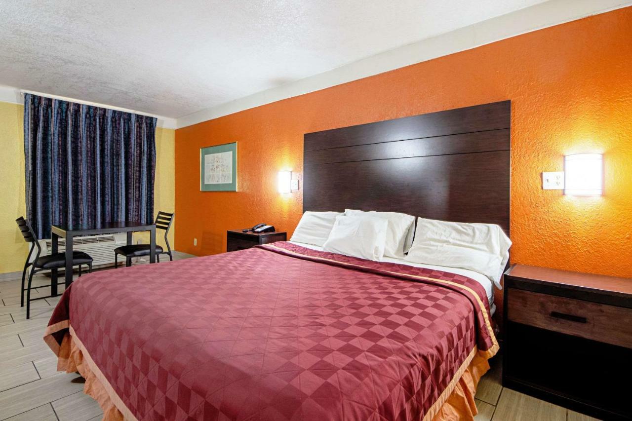 Economy Inn & Suites Denton Luaran gambar