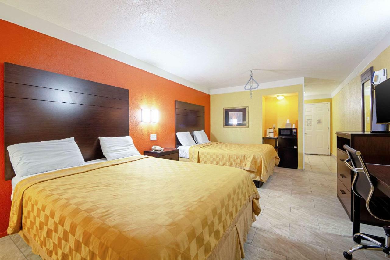 Economy Inn & Suites Denton Luaran gambar