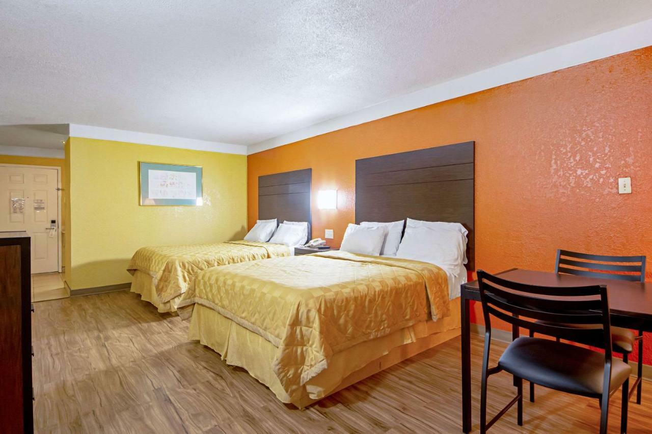 Economy Inn & Suites Denton Luaran gambar