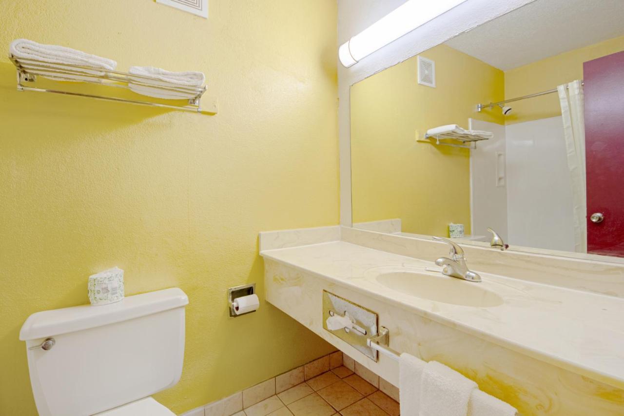 Economy Inn & Suites Denton Luaran gambar