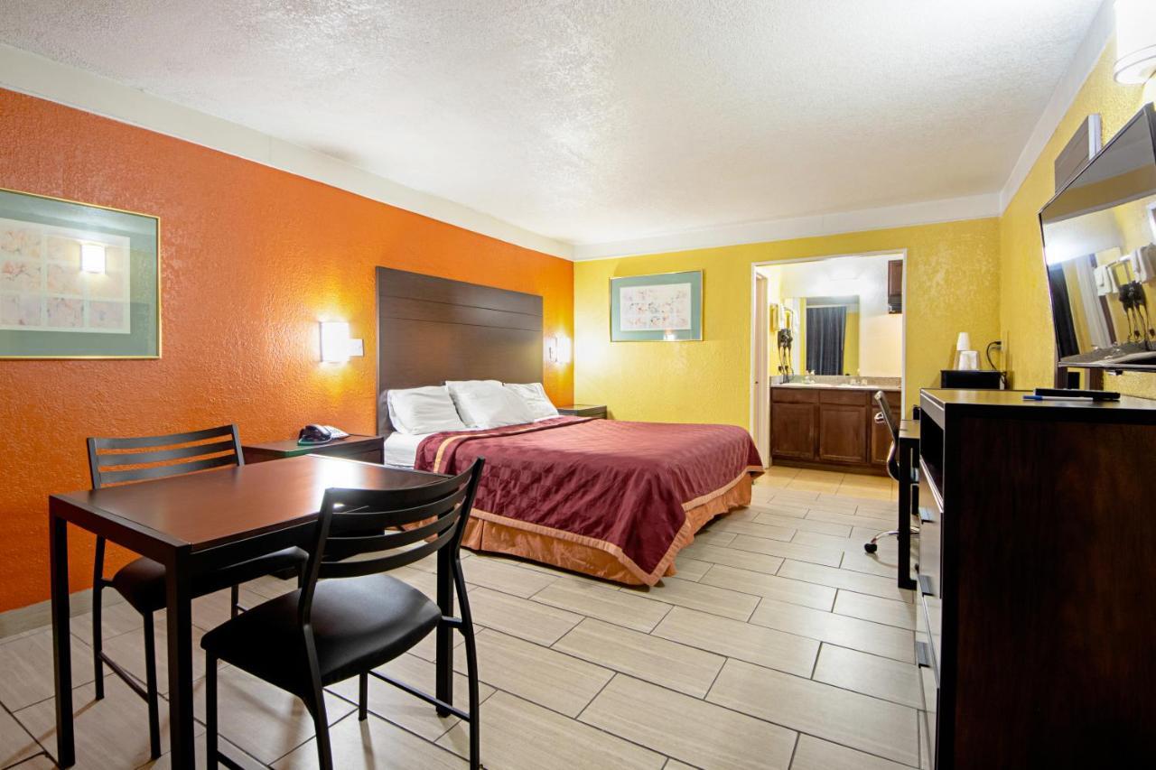 Economy Inn & Suites Denton Luaran gambar